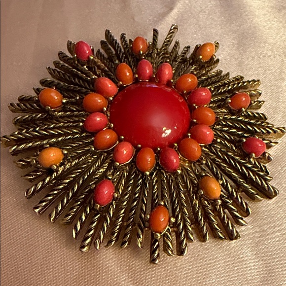 Brooch Jewelry - Elegant Red and Gold Floral Brooch